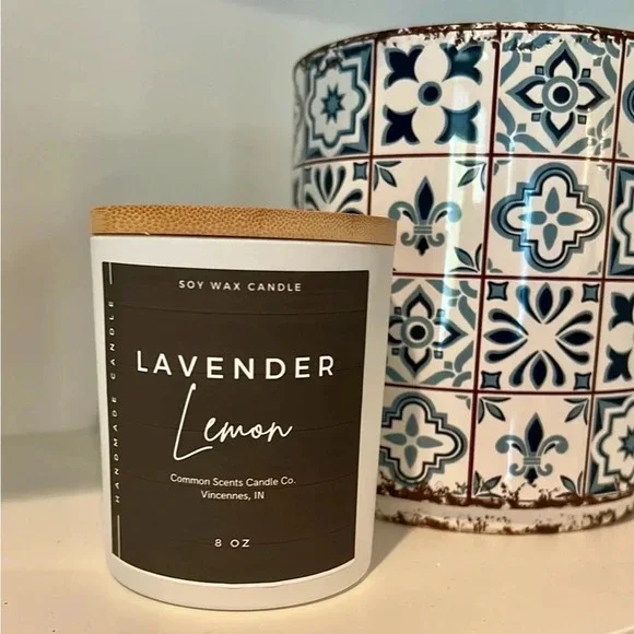 🎄🎁BUY NOW! Hand Made 7 oz hand poured candle with 100% soy wax & a wooden wick - Picture 7 of 16